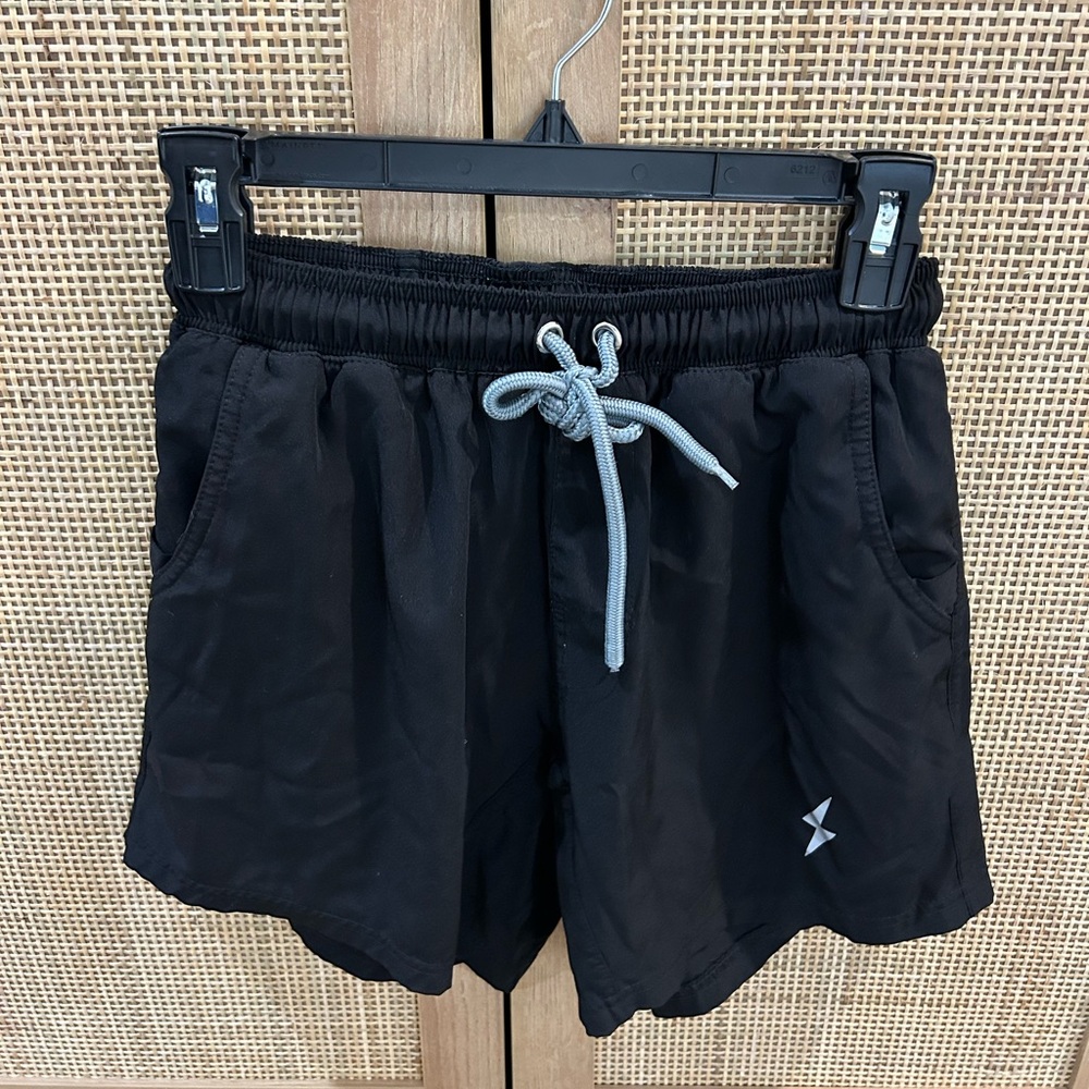 Bruce Bolt Shorts - Black